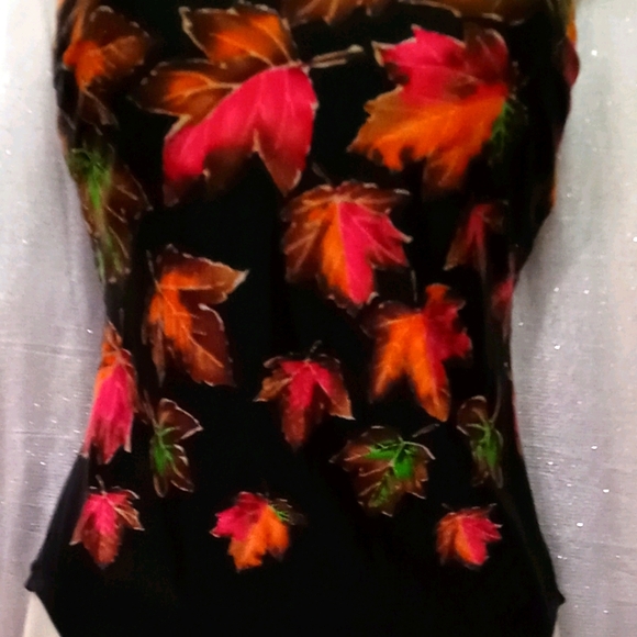 One piece - Picture 2 of 6